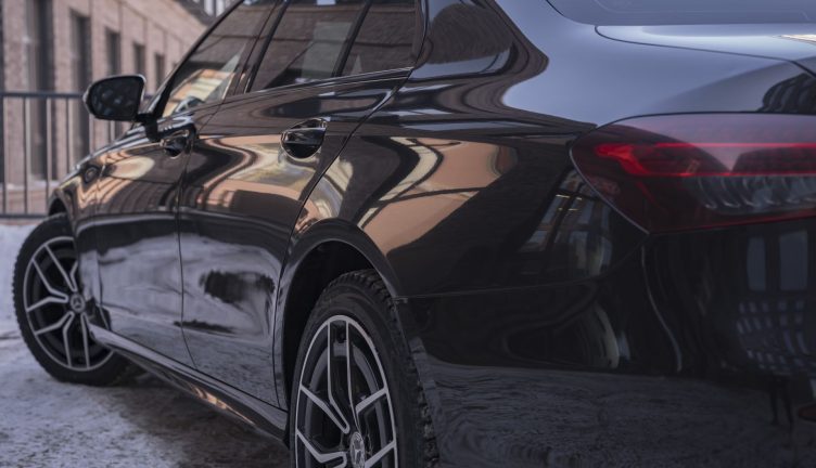 Mercedes-Benz E200 AMG