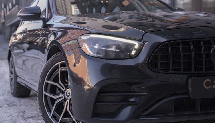 Mercedes-Benz E200 AMG