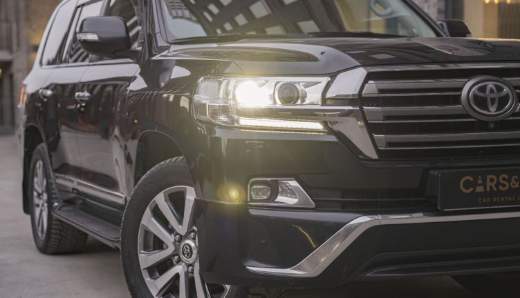 Toyota Land Cruiser 200
