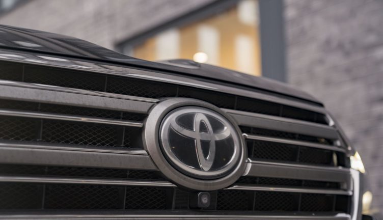 Toyota Land Cruiser 200