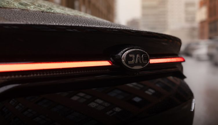 Jac J7