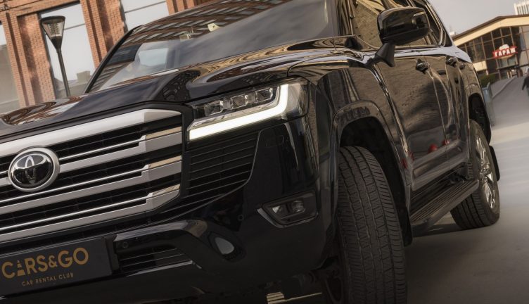 Toyota Land Cruiser 300