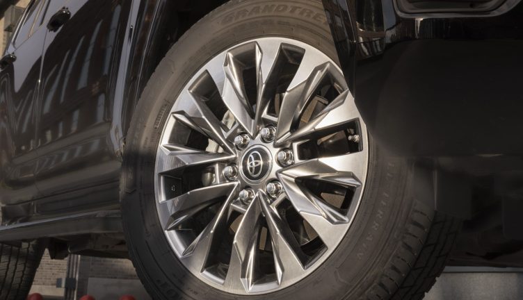 Toyota Land Cruiser 300